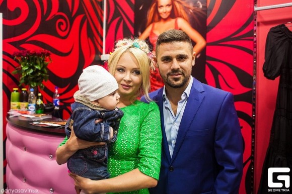 http://www.schlock.ru/wp-content/uploads/2014/07/5yzgVWP1xCw-580x386.jpg