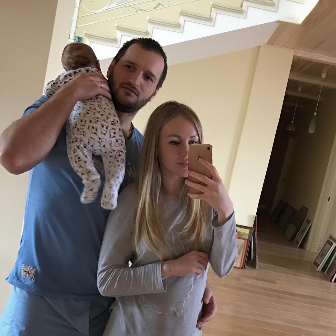 Алексей самсонов и юлия щаулина фото с ребенком Алексей самсонов и юлия щаулина фото с ребенком