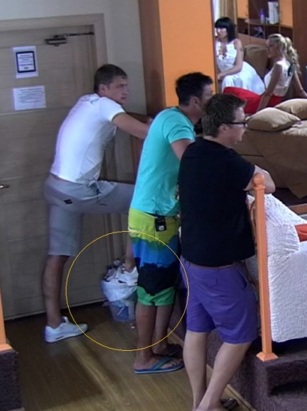 http://www.schlock.ru/wp-content/uploads/2014/07/6DEOdx56Q8Y-434x580.jpg